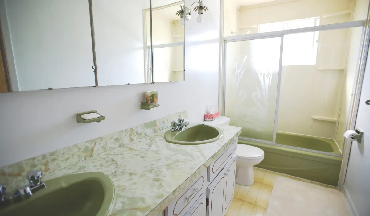 Bathroom image from householders and home renovators booklet.