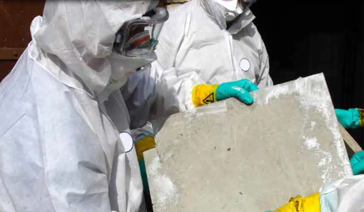 Safety information for the removal of less than 10m of non friable asbestos booklet front cover